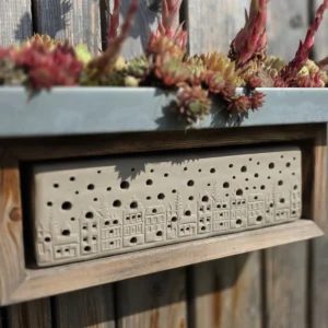 Wildbienenhaus im "Häuser"-Motivals "BeeGreen"-Modell, inkl. Zinkwanne, Wandmontage-Möglichkeit mit Farbauswahl , wählbare Größe (BG-HR-003-1)