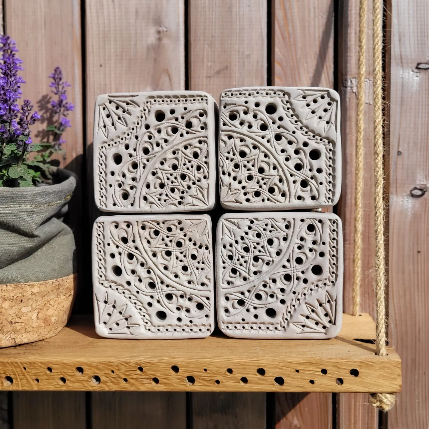 bienenstein-wildbienenhotel-sku-bs-sl-l019g.webp_inPixio