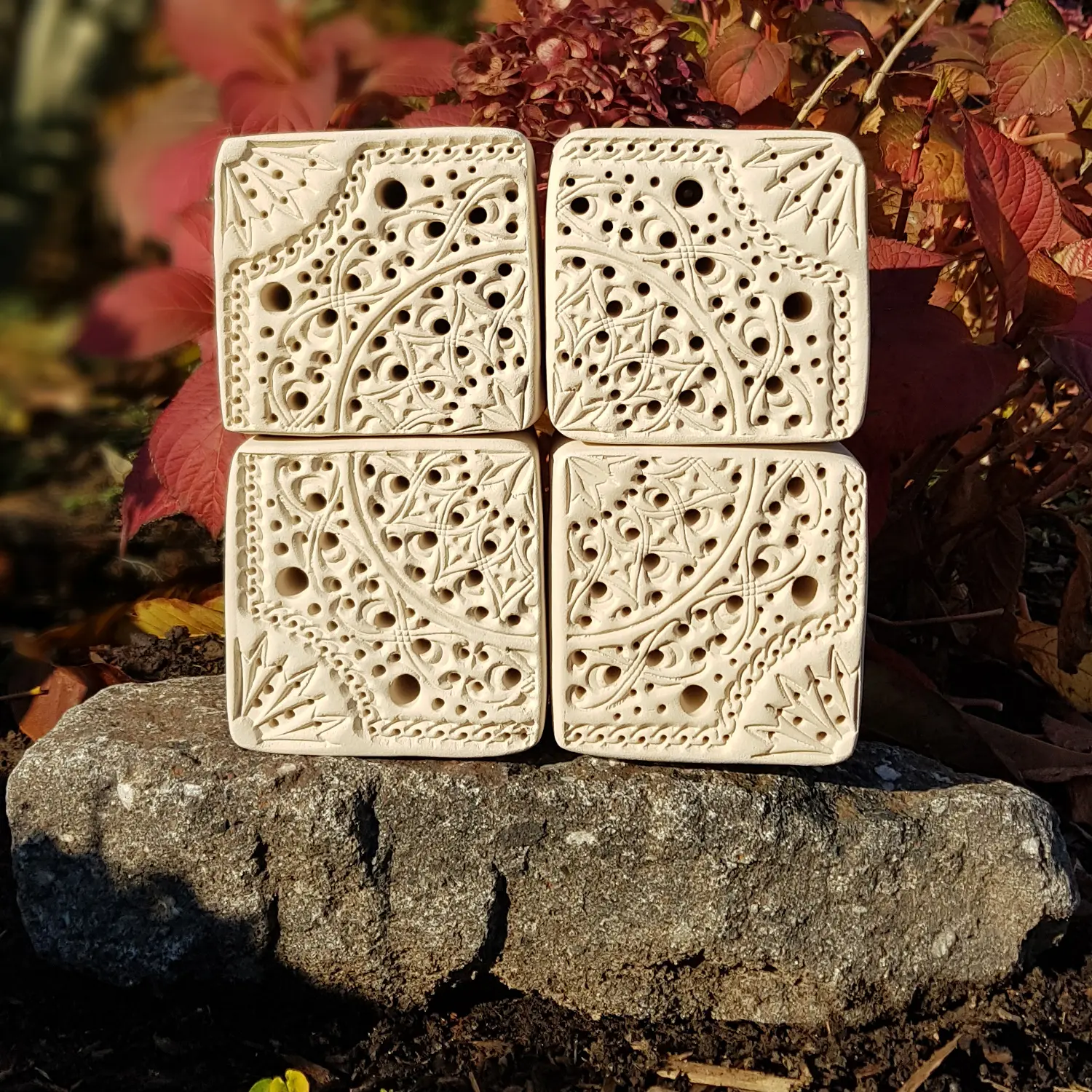 bienenstein-wildbienenhotel-sku-bs-sl-l019w