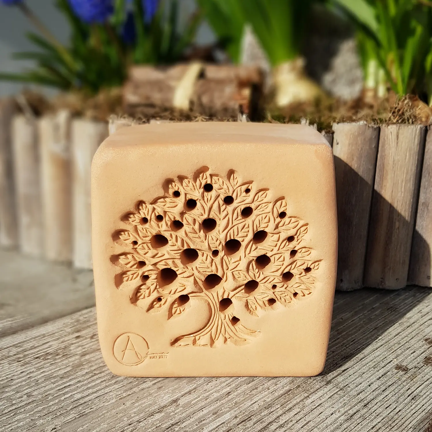 bienenstein-wildbienennisthilfe-sku-bs-oa-l001r