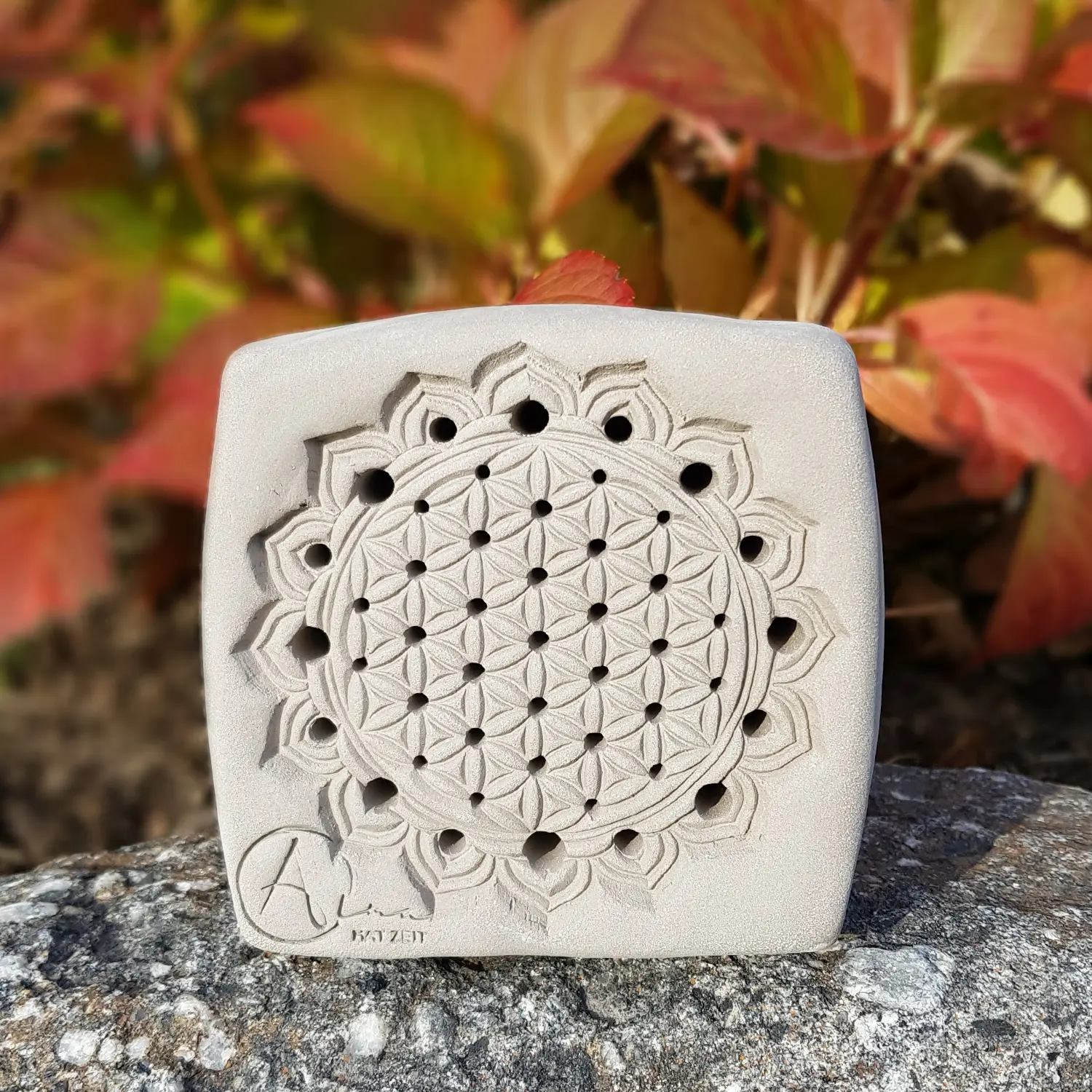 bienenstein-wildbienennisthilfe-sku-bs-oa-l017g