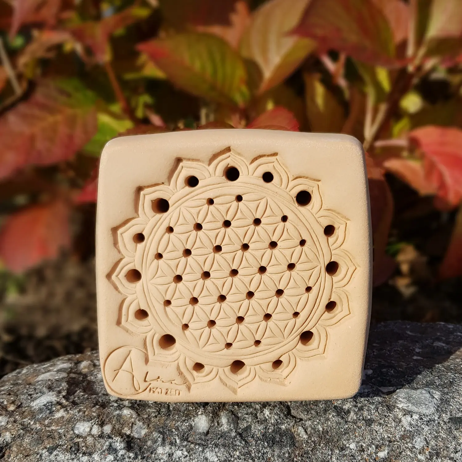 bienenstein-wildbienennisthilfe-sku-bs-oa-l017r