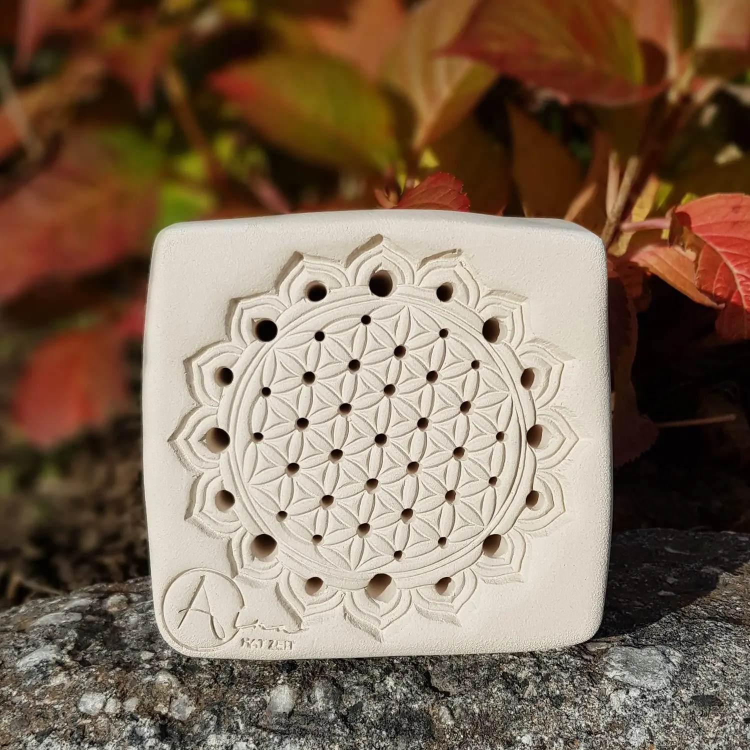 bienenstein-wildbienennisthilfe-sku-bs-oa-l017w