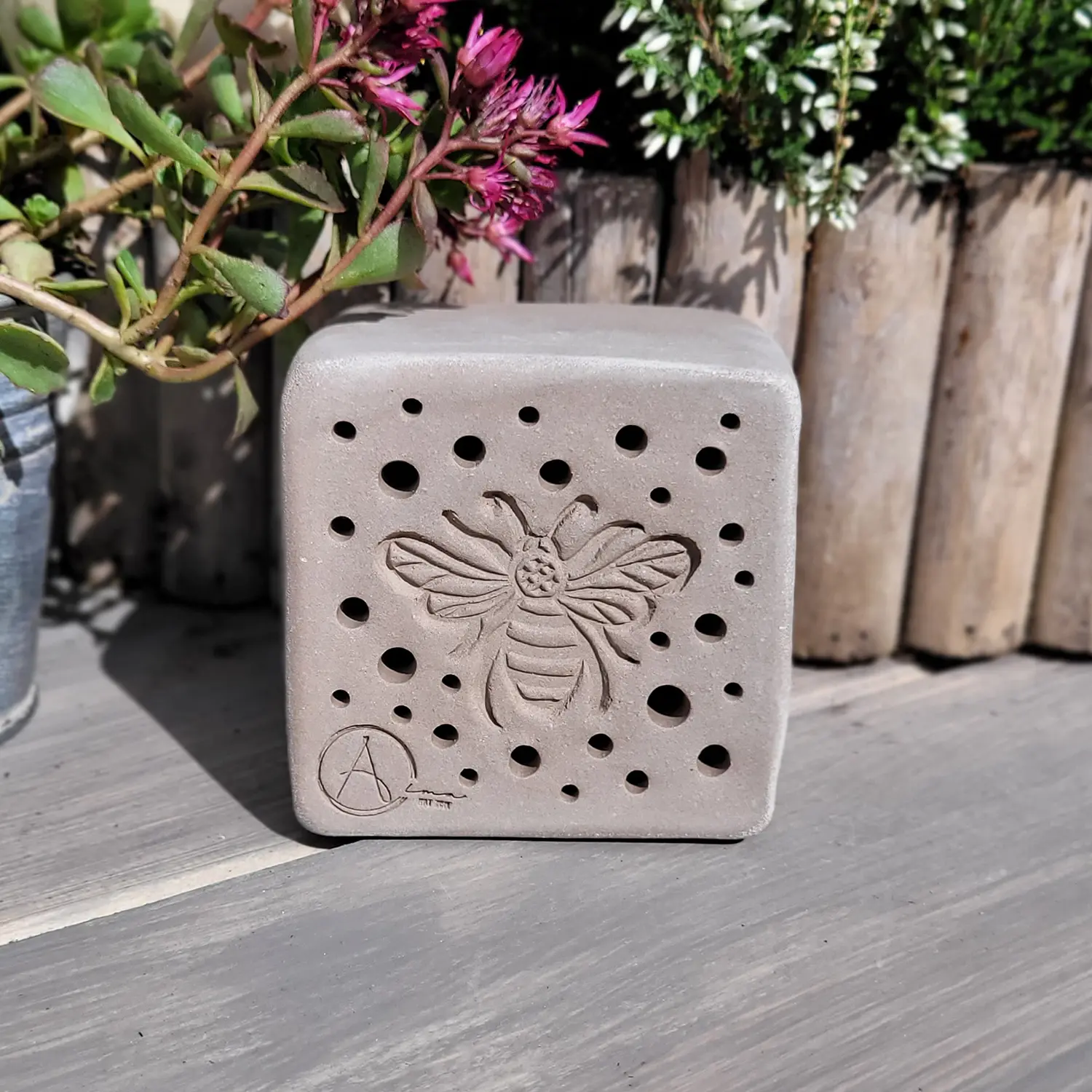 bienenstein-wildbienennisthilfe-sku-bs-oa-m019g