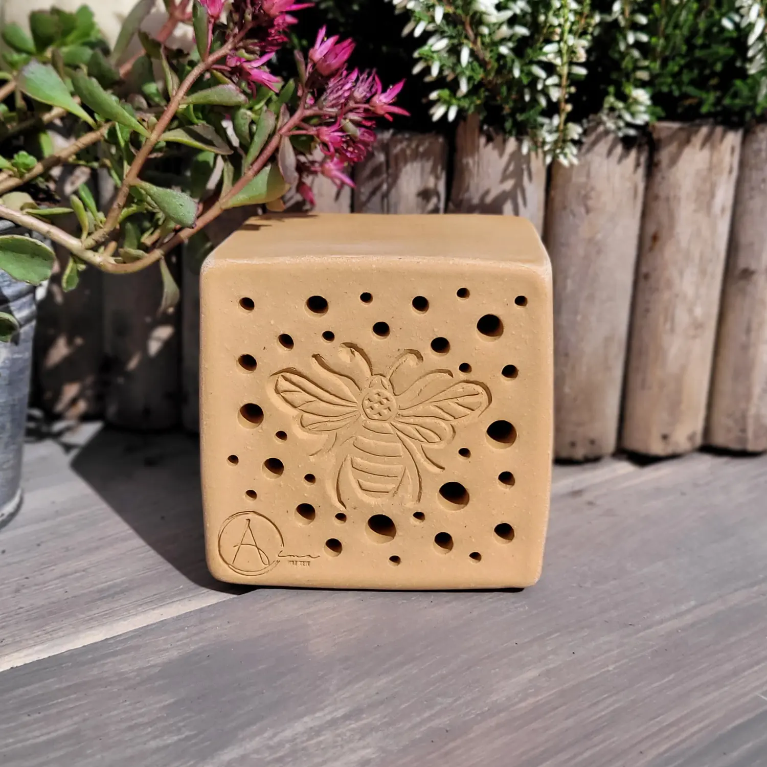 bienenstein-wildbienennisthilfe-sku-bs-oa-m019r