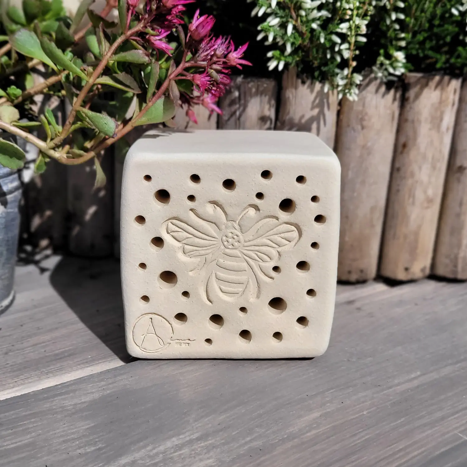 bienenstein-wildbienennisthilfe-sku-bs-oa-m019w