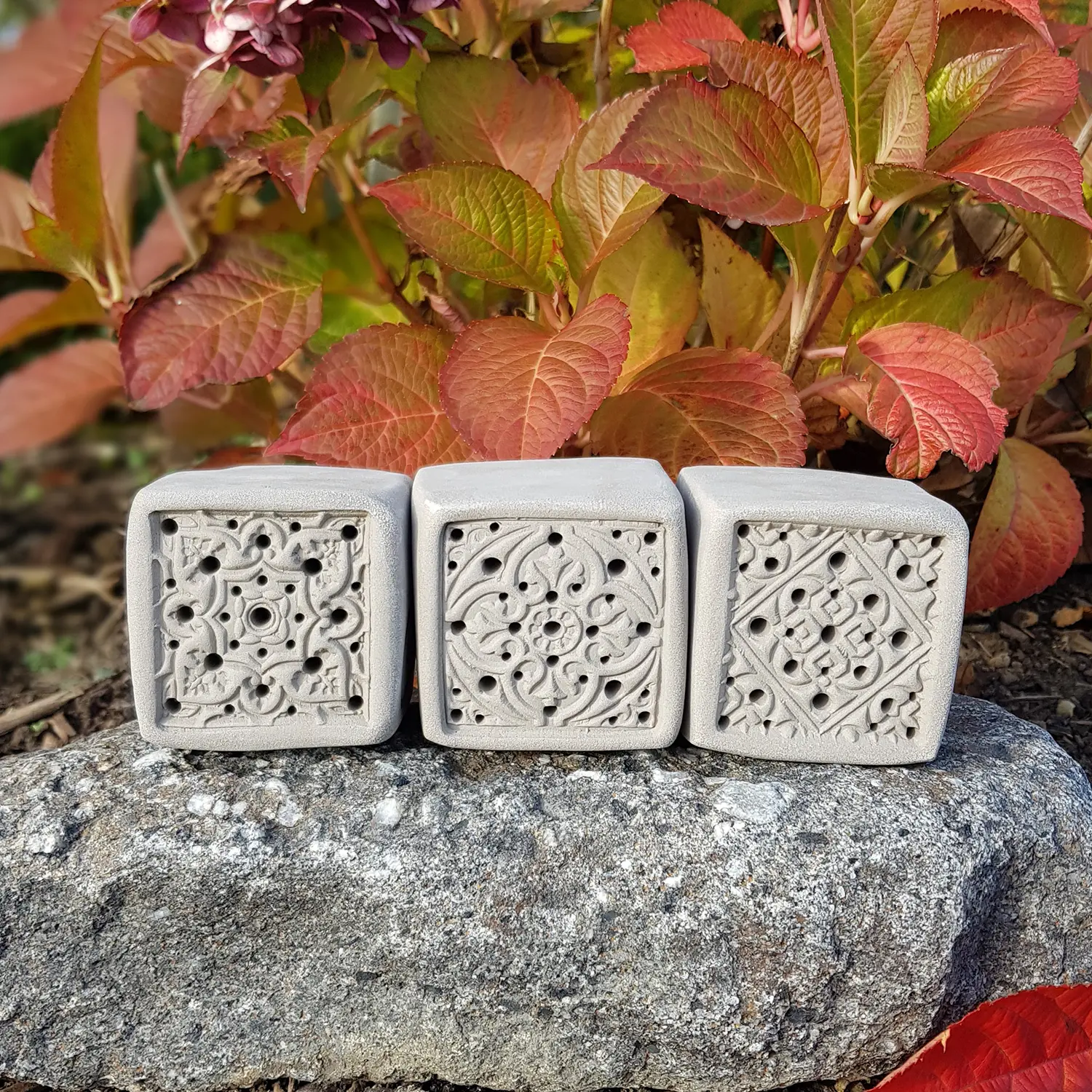 bienenstein-wildbienennisthilfe-sku-bs-oa-s010g