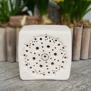 Bienenstein im "Sonnenmandala"-Motiv in unterschiedlichen Farben (BS-OA-XL005)