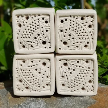 Bienenstein mit Muster - Blüte