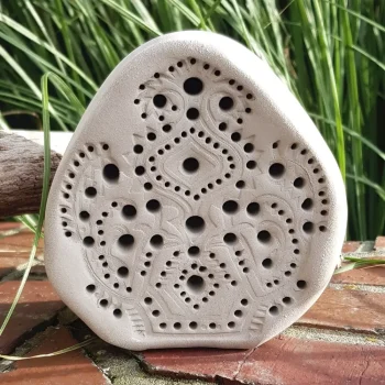 Bienenstein mit Muster, ovale Form