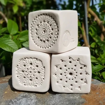 Bienenstein mit Muster, Sonne